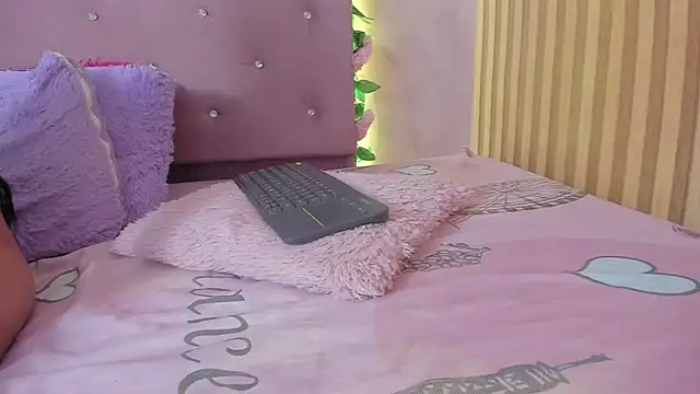 lovely__kiss__ webcam
