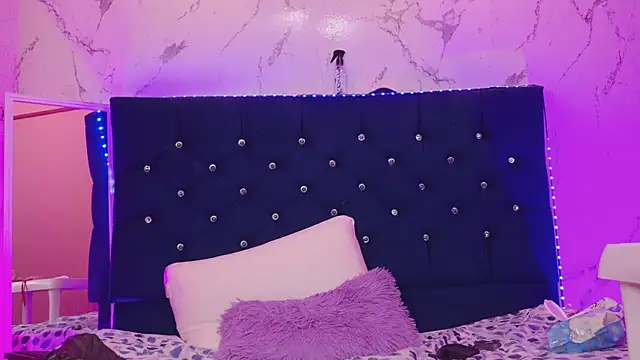 Dakotaa_Johnson webcam