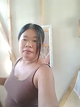 Lovelywoman43 webcam