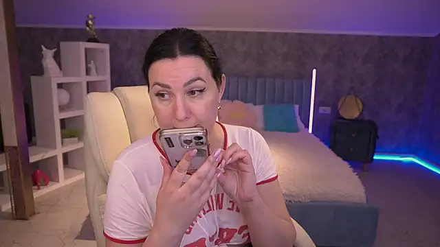 VelvetLuck webcam