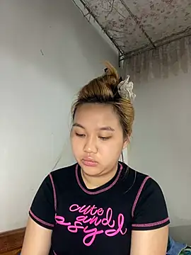 Almira6868 webcam