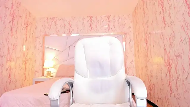 Emily_Whinfre webcam