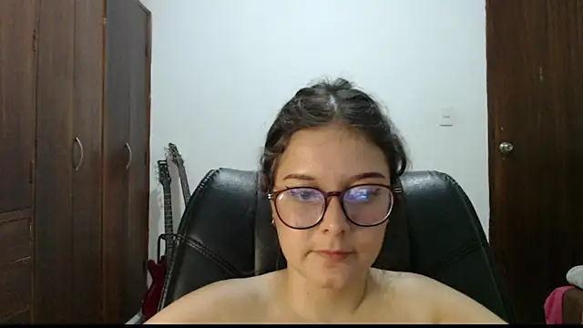 MadieeLorez webcam