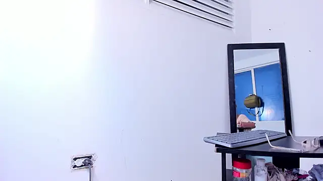 MatureHorny_70 webcam