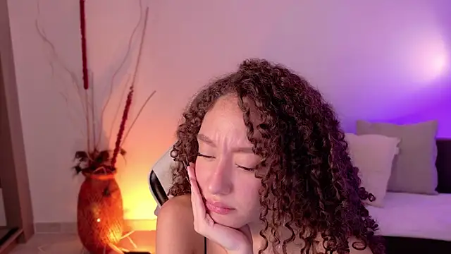 ChloeMoreti webcam