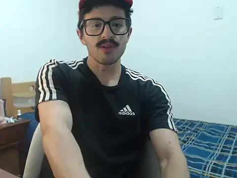 CuriousTomX webcam