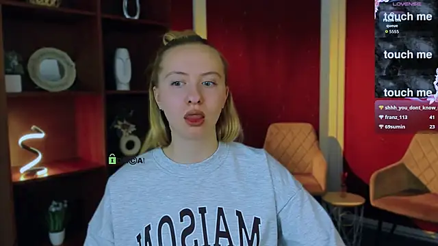 mila_glow1 webcam