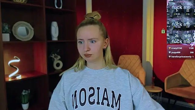 mila_glow1 webcam