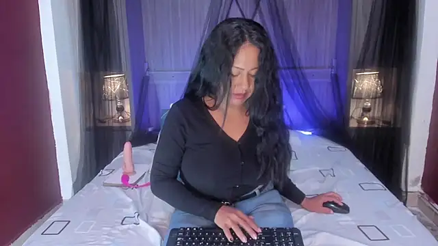 AllieBennet webcam