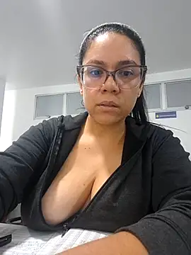 Aila_Phone webcam