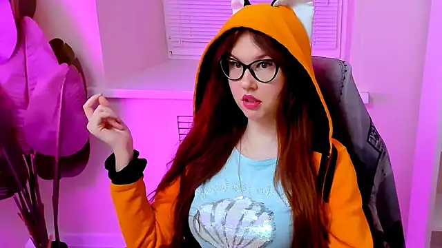 CarolGiggly live sex cam