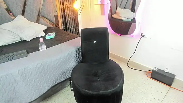 Miia_Deluxe webcam