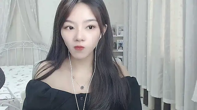 Romy-sweet webcam