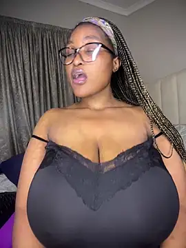 Bustygoddess32 webcam