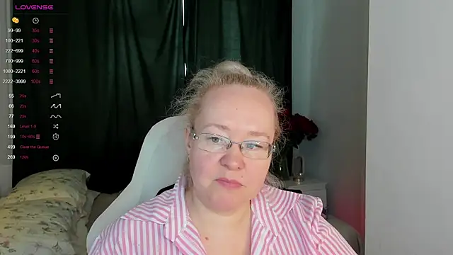 ViolaSmithh webcam