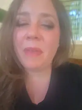 Bigtittymilkmommy webcam