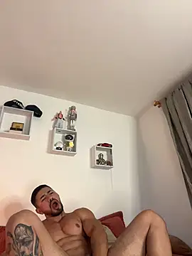 Ezzio_Scolaro live sex cam