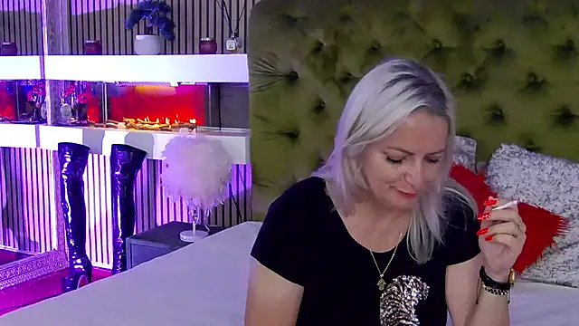 LadyTouch webcam