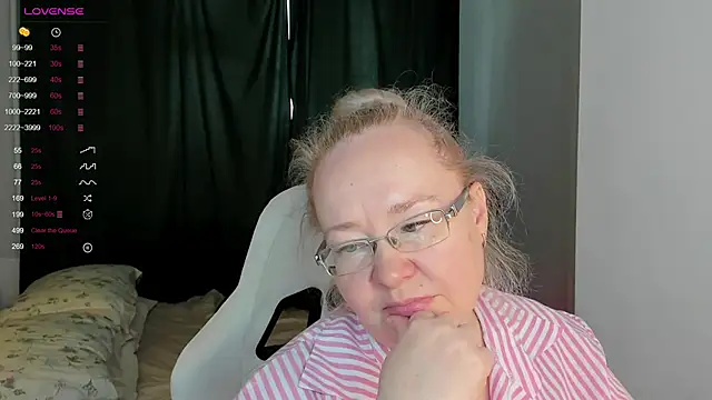 ViolaSmithh webcam