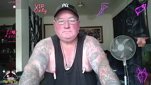 KINKYBLUEYES69 webcam