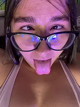 mia_khalaf
