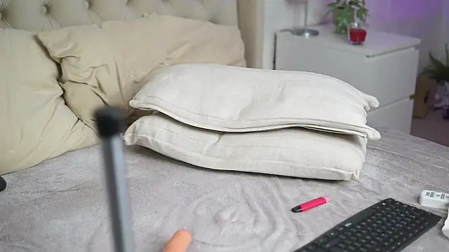 AprilHadid webcam