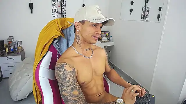 Leonard_Price webcam