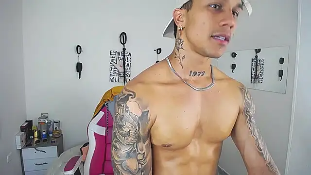 Leonard_Price webcam