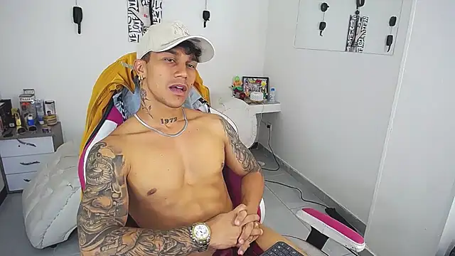 Leonard_Price webcam