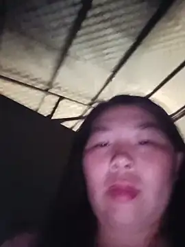 quynhkoolbae webcam