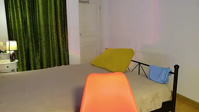 ZoeGrant webcam