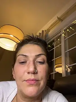  LittleMissEeve chat room