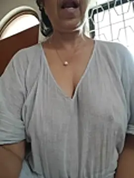 NakedMILFx webcam