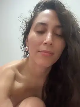 LatinDoll8 live sex cam