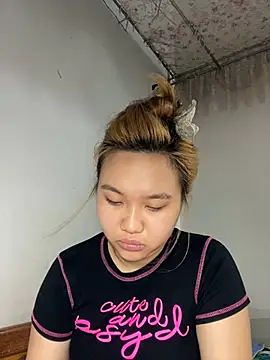 Almira6868 webcam