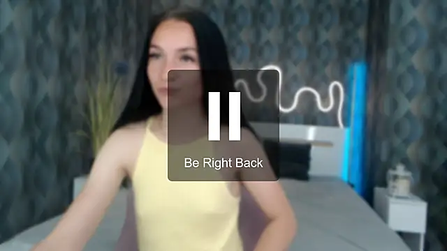 Yr_Shy_Bae webcam