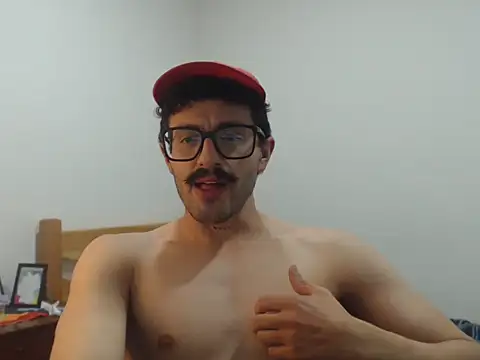 CuriousTomX webcam