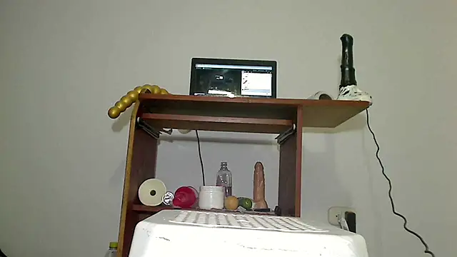 sensualgata13 - SensualGata13's free webcam - UK Sex Cams