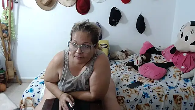 Britney-22 webcam