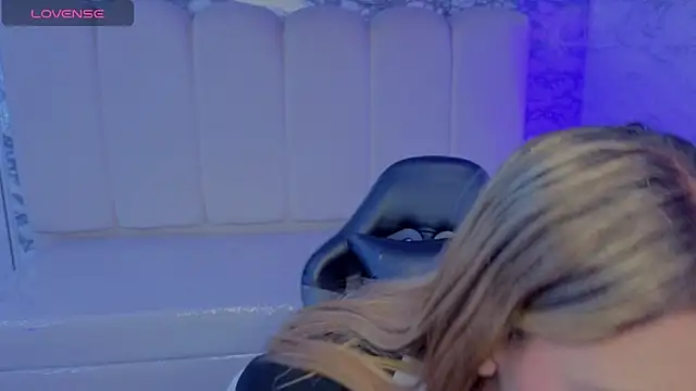 Modèle: Evy_Luxx_v