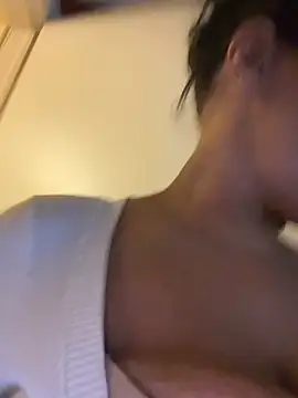 LittleMissEeve webcam