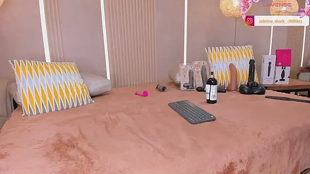 sabrina_shark_ webcam