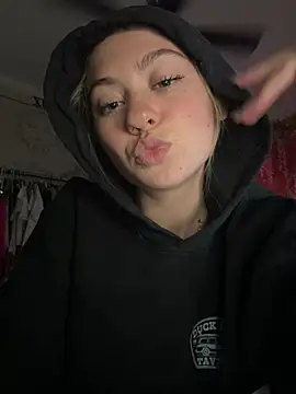 peachesncreamyy webcam