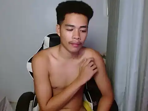 curlyasian_njxx webcam