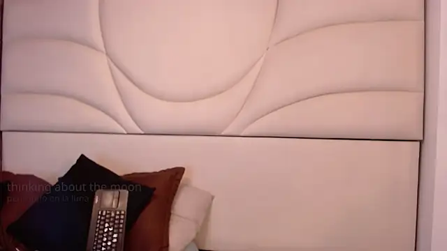 juana_valkiria webcam