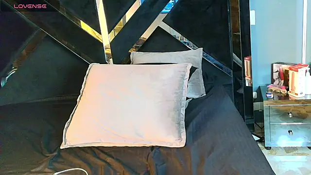Adara_Ferrara webcam