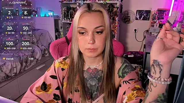 ChloeKohaku webcam
