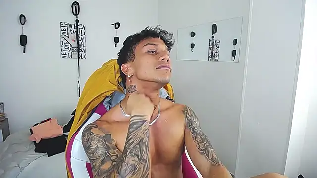 Leonard_Price live sex cam