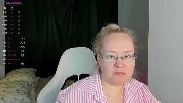 ViolaSmithh webcam