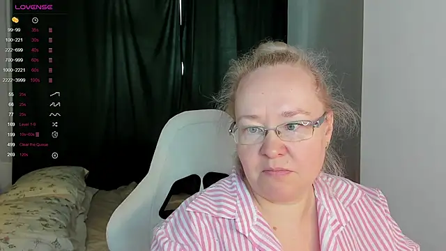 ViolaSmithh webcam